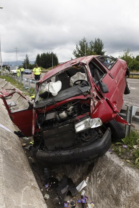 Accidente en la A-8 a la altura de Tremañes