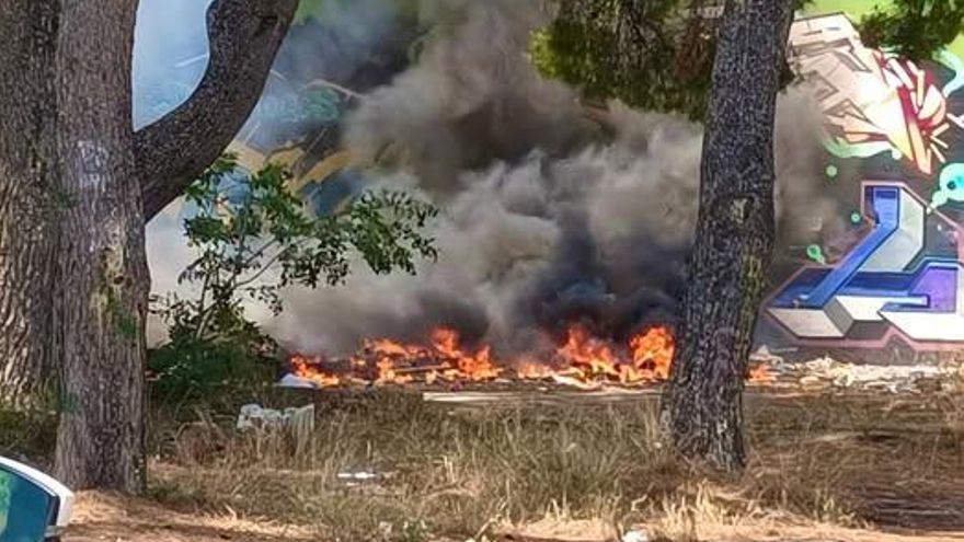 Imagen del fuego en Almenara.