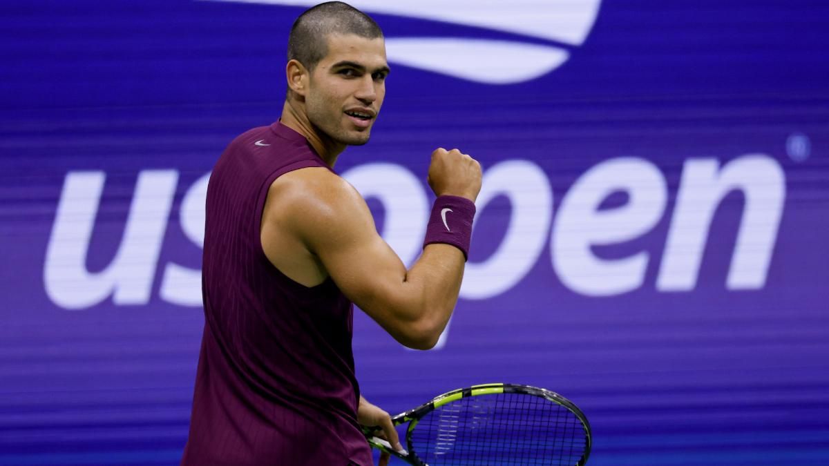 Alcaraz celebra el triunfo ante Bellucci