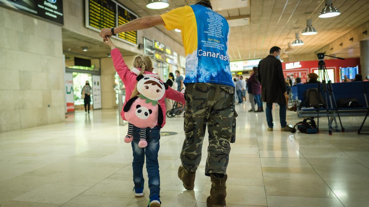 Llegada de refugiados ucranianos a Tenerife el pasado abril.