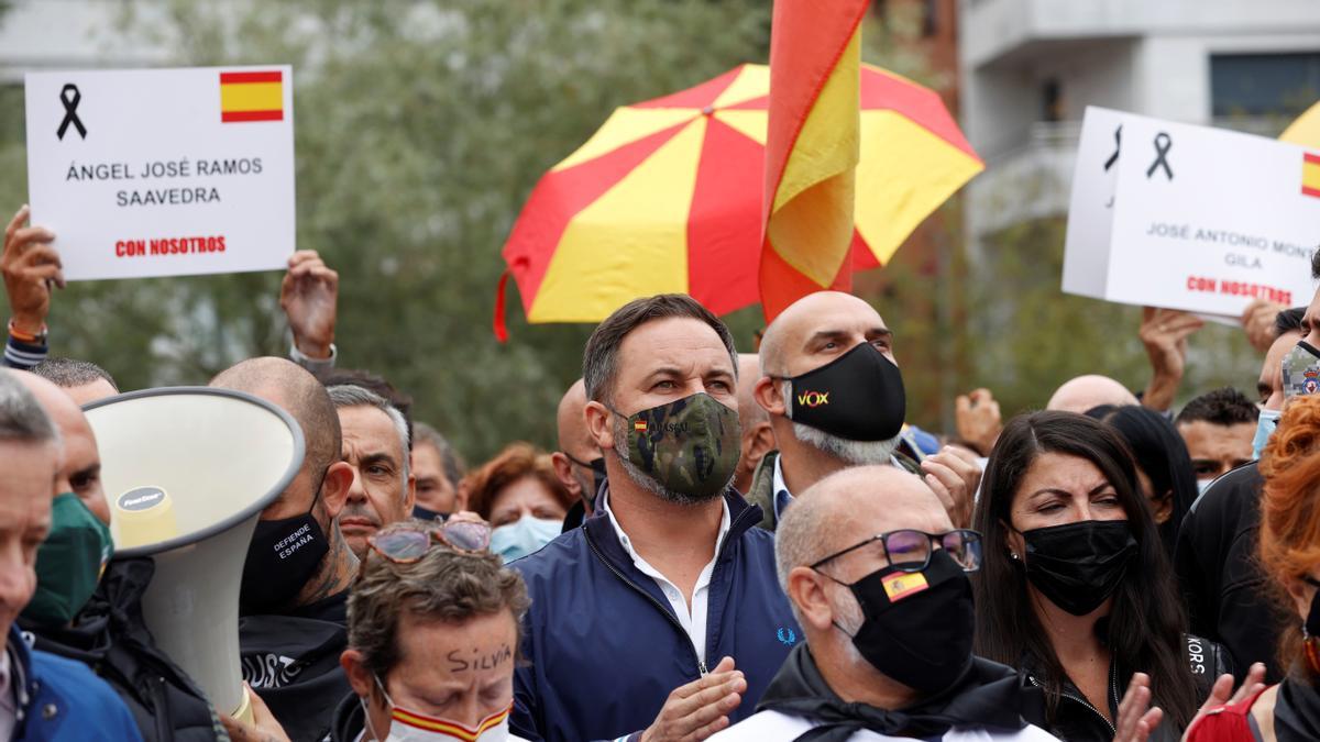 Incidentes entre manifestantes de Vox y grupos antifascistas en Mondragón