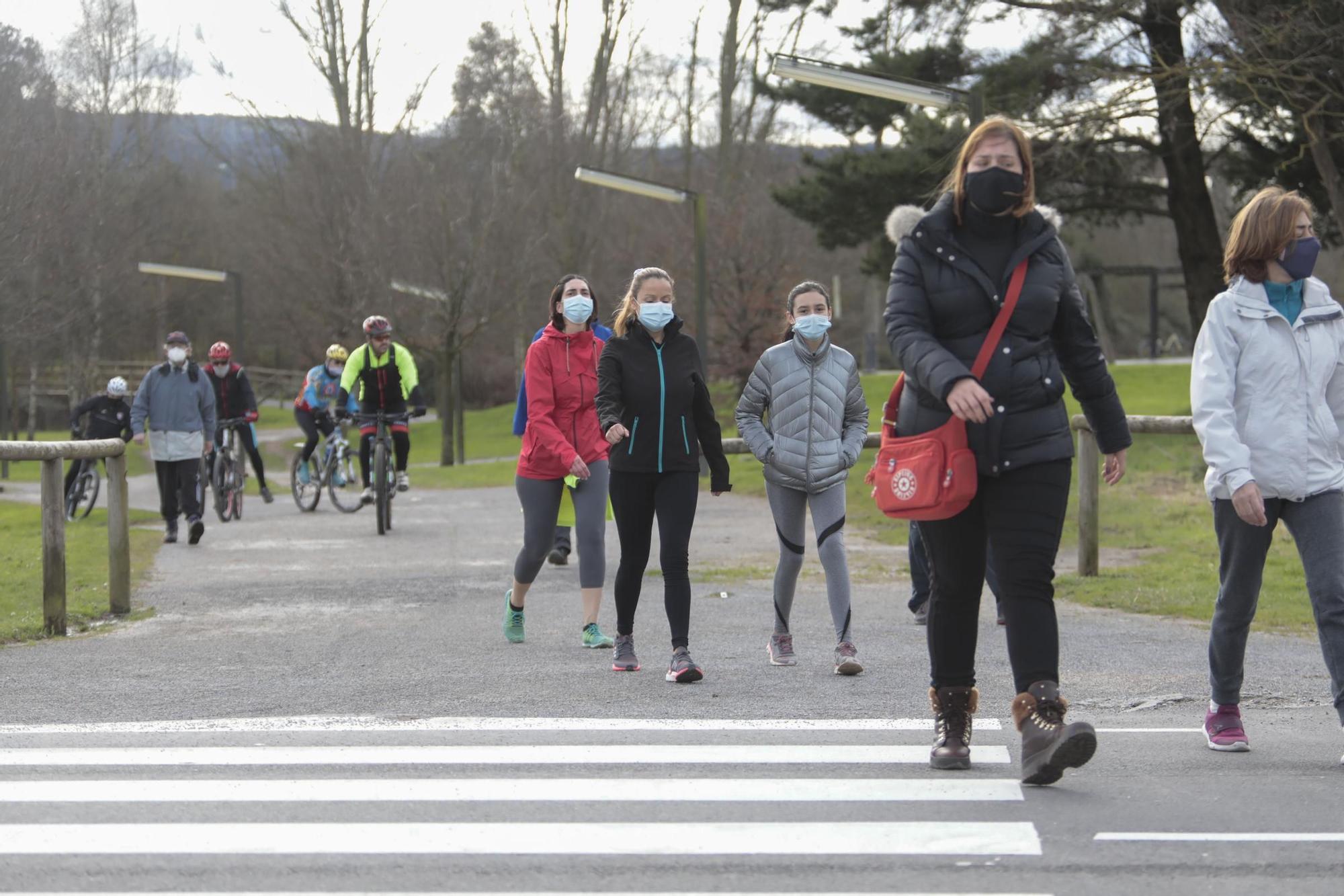 Gijón disfruta de la ciudad en el tercer cierre perimetral