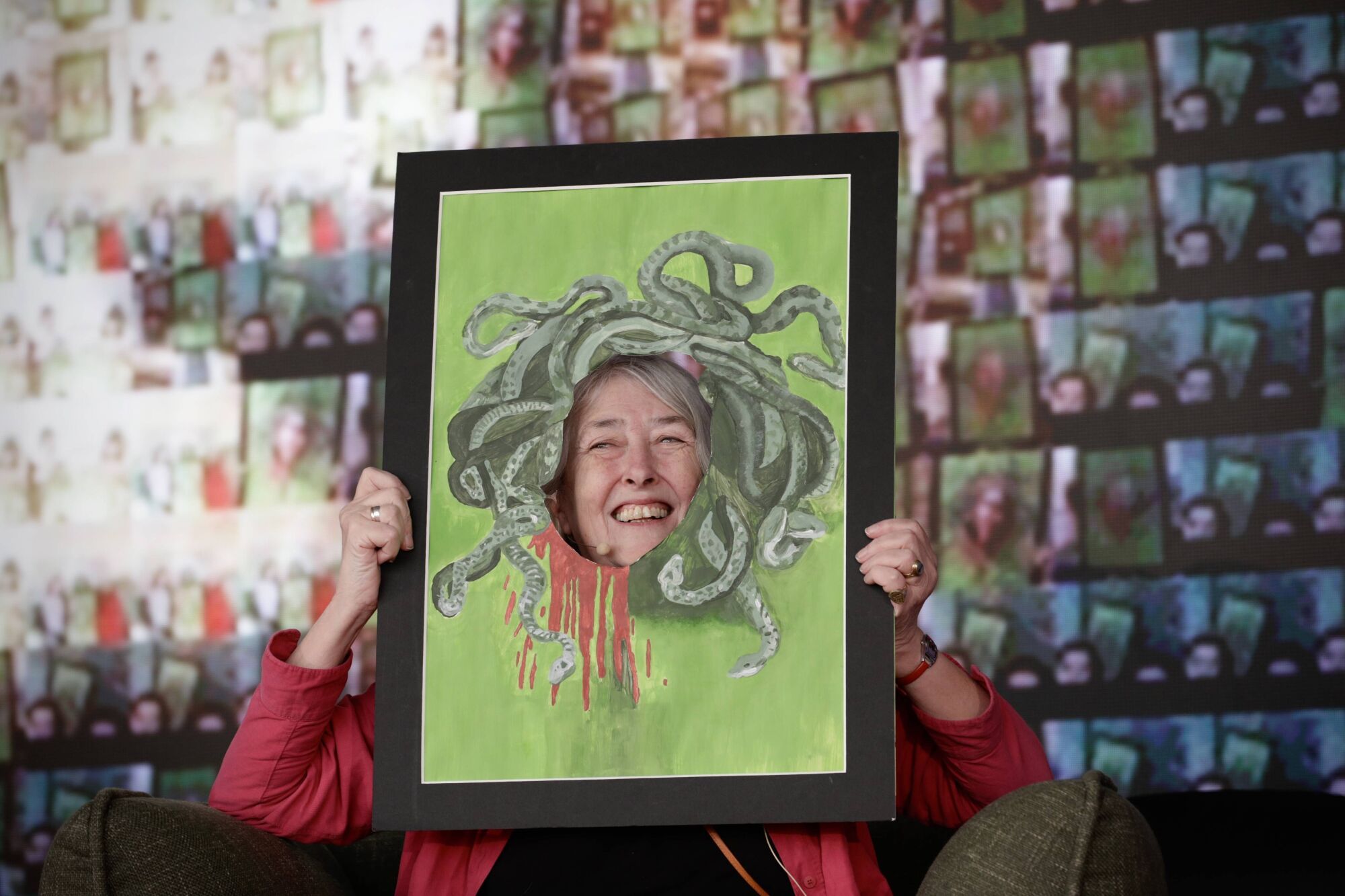 EN IMÁGENES: La "amazona" Mary Beard fascinada en su encuentro con estudiantes en Gijón: "A Nerón le habrían encantado las redes sociales"