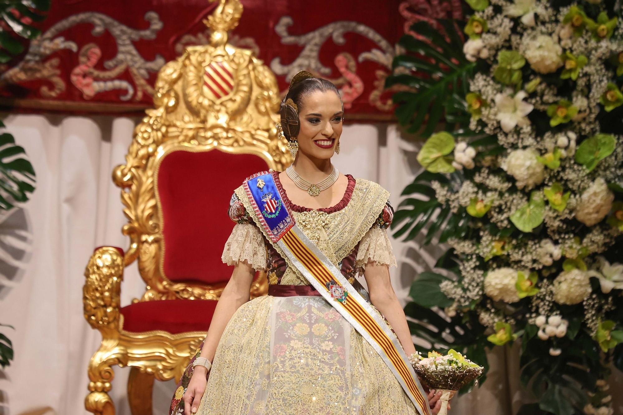 La noche de emociones para Laura Mengó y la corte en su Exaltación