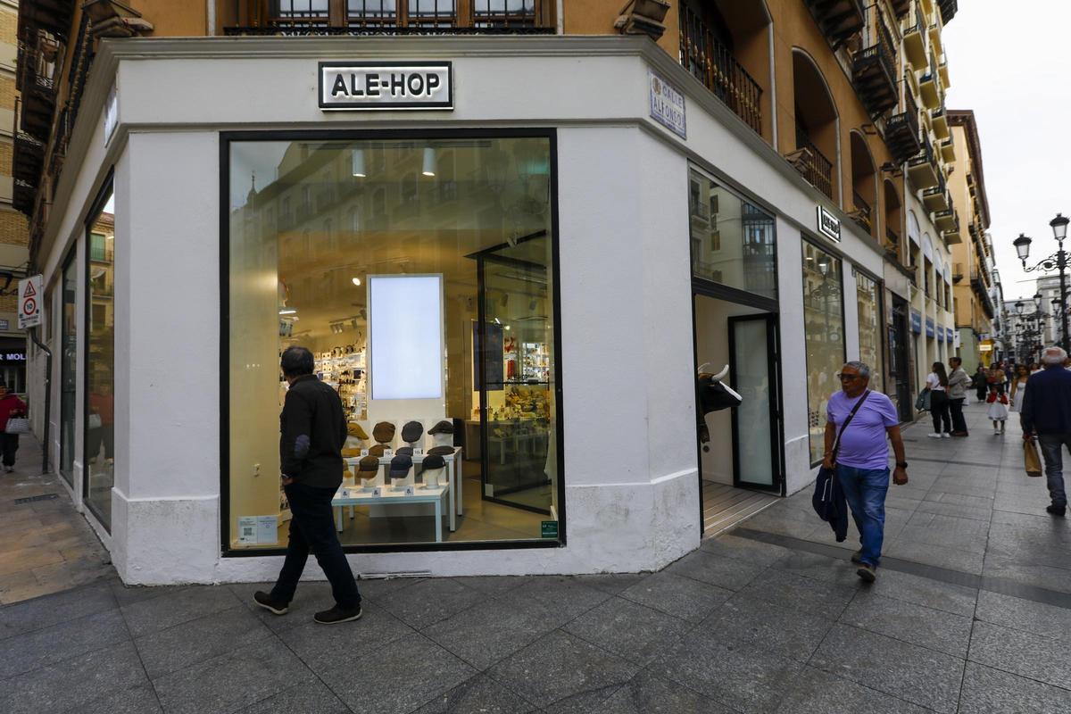 Uno de los negocios de la calle Alfonso I de Zaragoza.