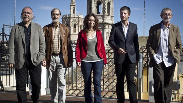 Los ganadores del premio Octubre, Josep-Lluís Carod-Rovira, Josep-Anton Soldevila, la editora Laia Climent, Toni Cruanyes y Tomas Llopis.