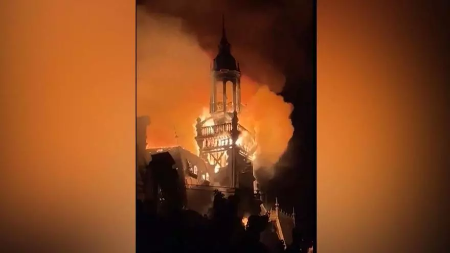 Incendio en el Ayuntamiento de Limoges, Francia