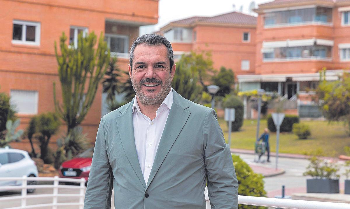 El empresario alicantino y CEO de Goya Real Estate, Sergio Vidal, en las instalaciones de The Comm, el senior living de la compañía en LAlfàs del PI.