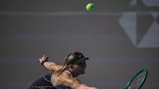 Badosa remonta ante Kasatkina un partido con dieciséis roturas de saque y avanza en Pekín