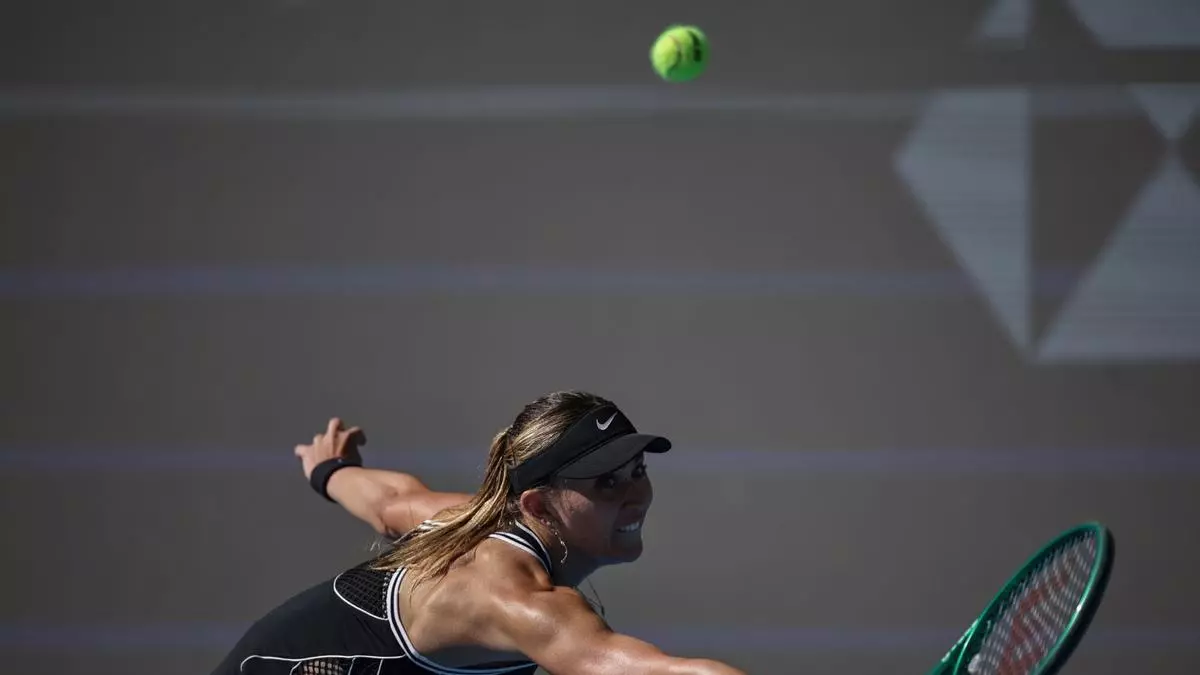Badosa remonta ante Kasatkina un partido con dieciséis roturas de saque y avanza en Pekín