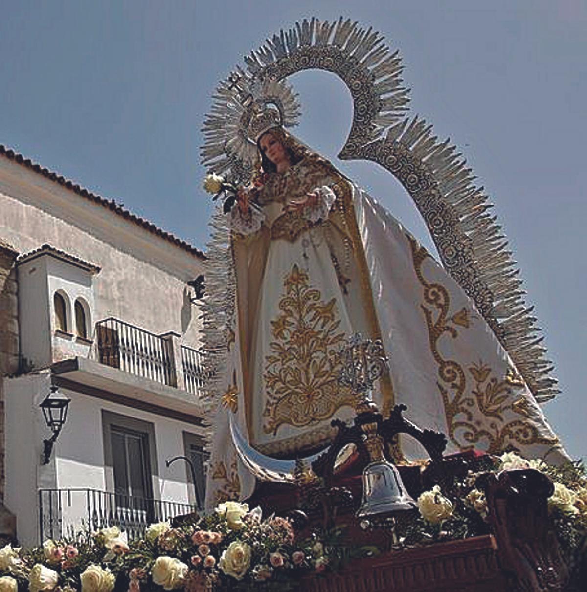 Virgen del Castillo. Procesiona junto a Jesús Rescatado.