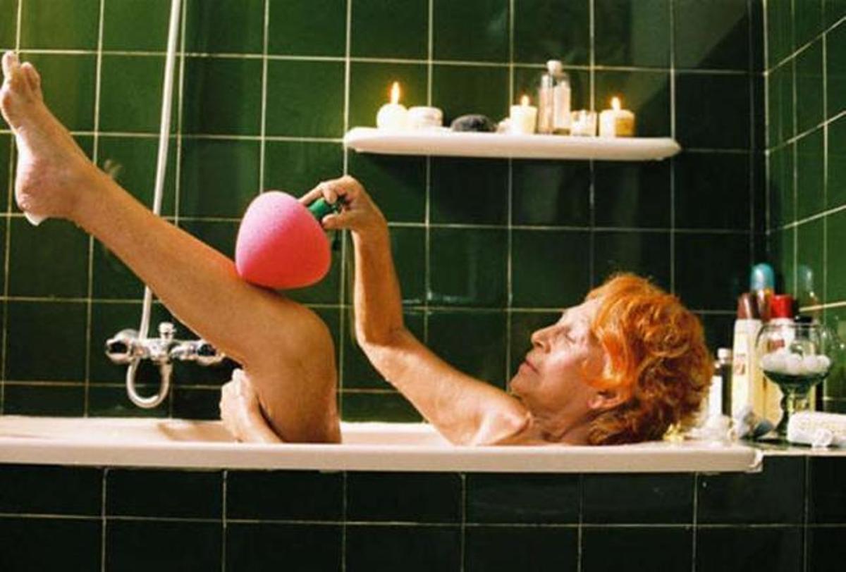 Pilar Bardem, en un fotograma de la película 'La vida empieza hoy', que aborda el tema del sexo en la madurez.