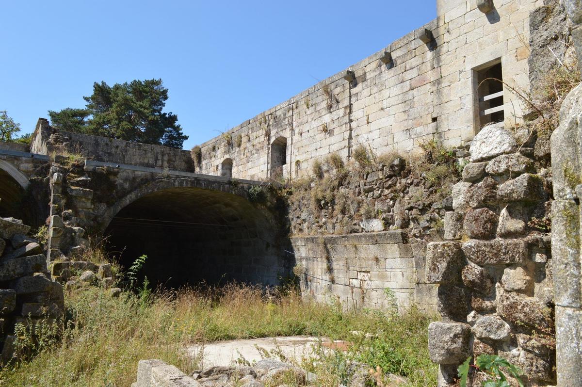 Ruinas del monasterio de Santa María de Melón.