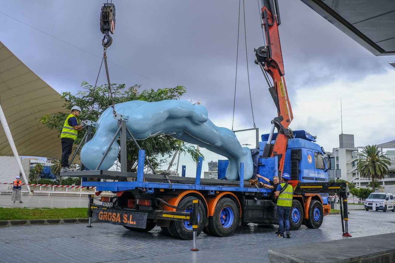 Instalación del Greetingman junto al Muelle Santa Catalina