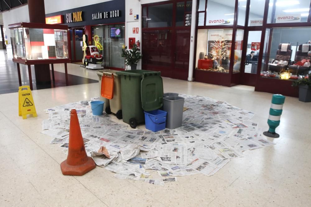 La lluvia se cuela en la estación de autobuses // Alba Villar