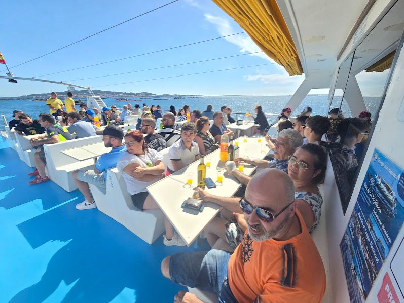 Así se disfruta de los catamaranes de O Grove.