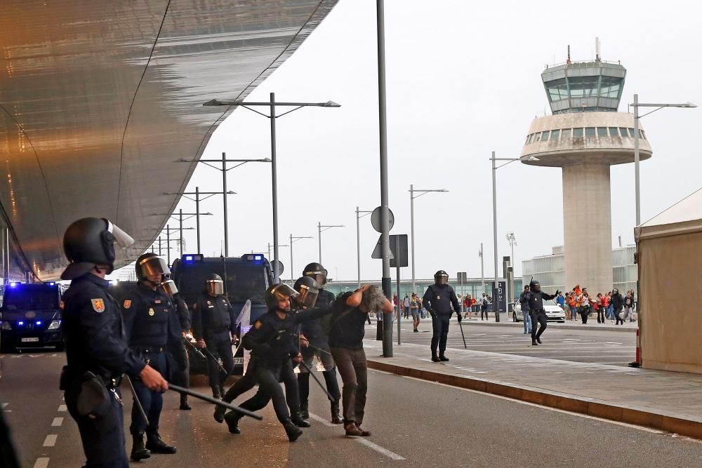 Tensión en El Prat tras la sentencia del ''procés''