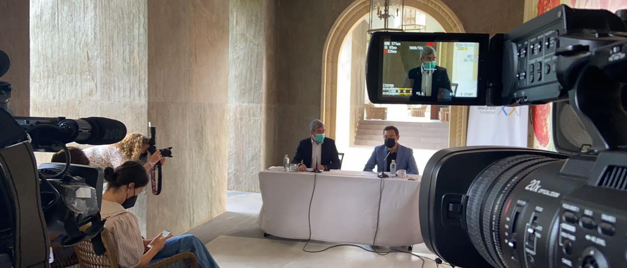 Fernando Clavijo y Manuel Jorge en la presentación del Campus de Verano 2021