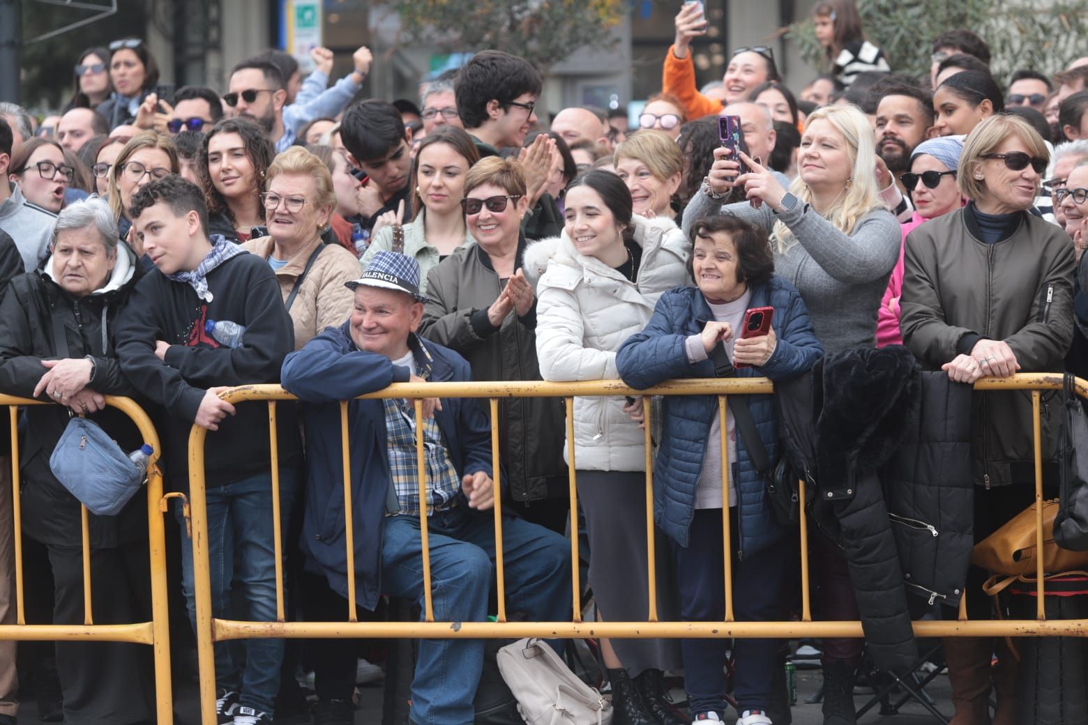 Búscate en la mascletà del 8 de marzo