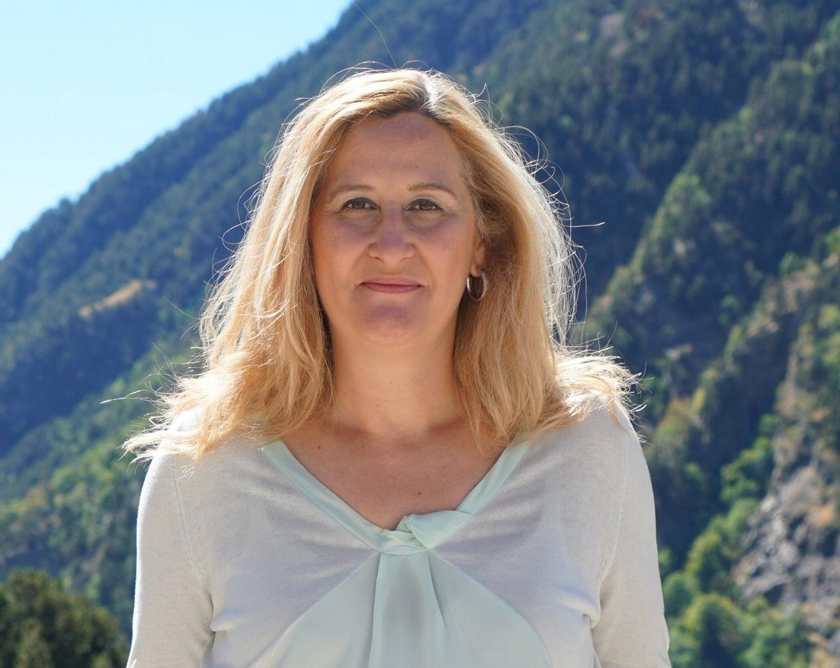 Luz Gabás es una reconocida escritora montisonense.