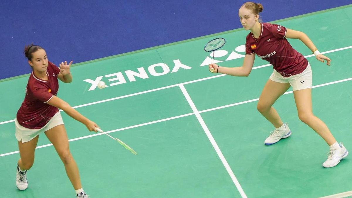 La pareja española, durante su partido ante las estonias. | FEDERACIÓN ESPAÑOLA DE BÁDMINTON