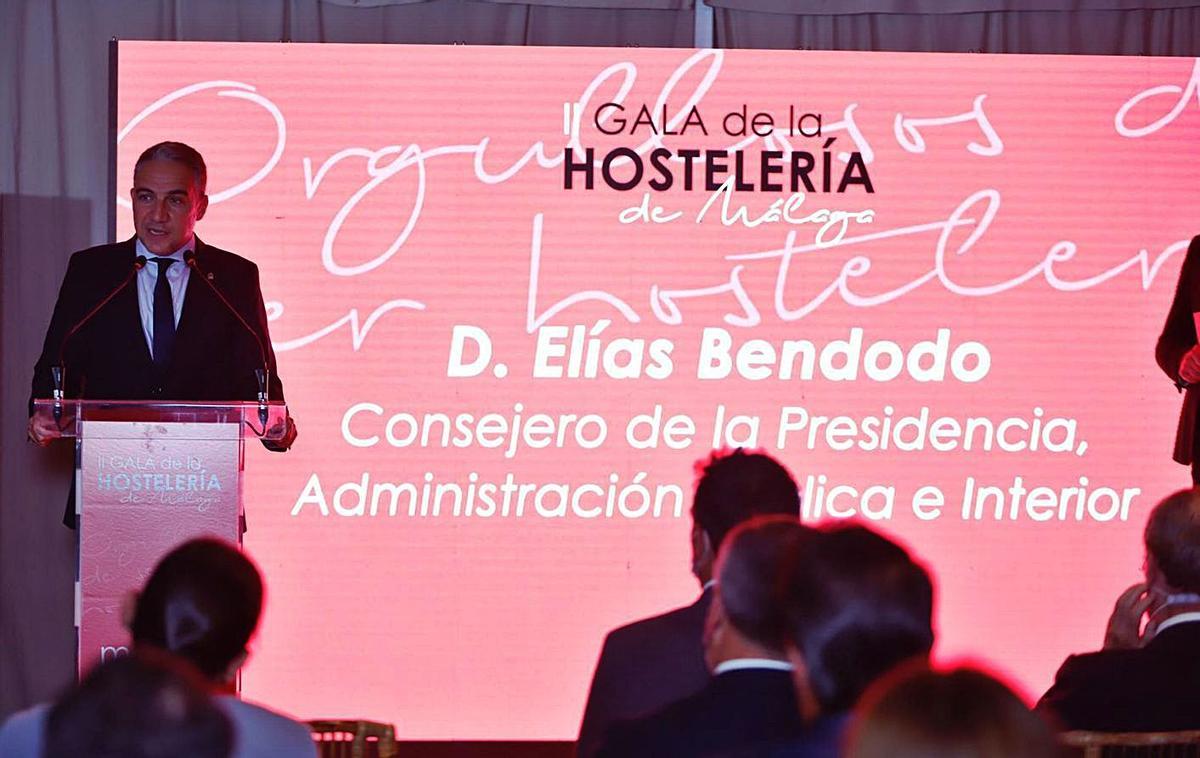 El consejero de la Presidencia, Elías Bendodo, durante su intervención. | ÁLEX ZEA