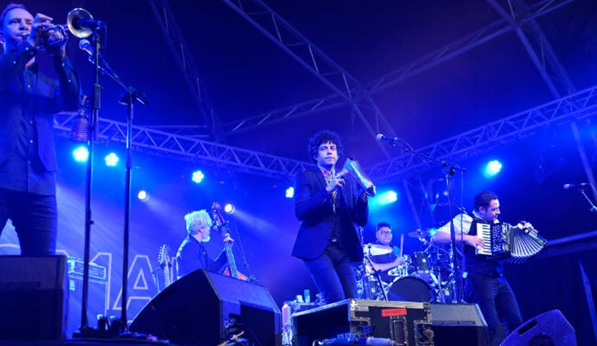 Imagen de la formación Orkesta Mendoza, en el Womad 2017 en Santa Catalina.