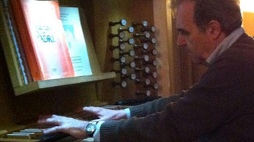 El organista Massimo Caracò, en concierto en Alaró