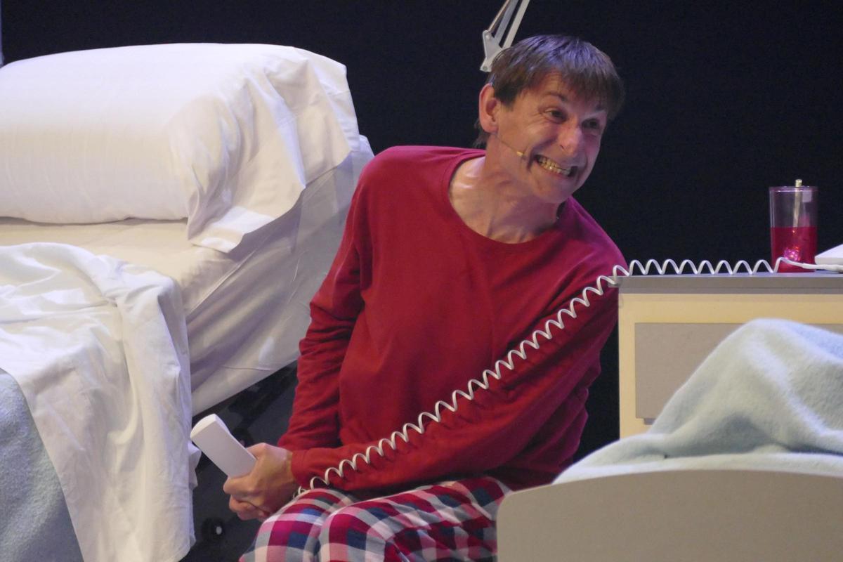 EN IMATGES | Albert Pla i Peyu omplen de rialles el Teatre Municipal El Jardí de Figueres amb 'Hamlet'