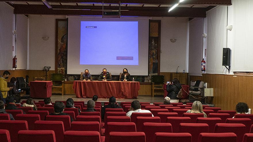 Presentación del Programa Mixto de Empleo de Benavente en la Casa de Cultura La Encomienda. / E. P.