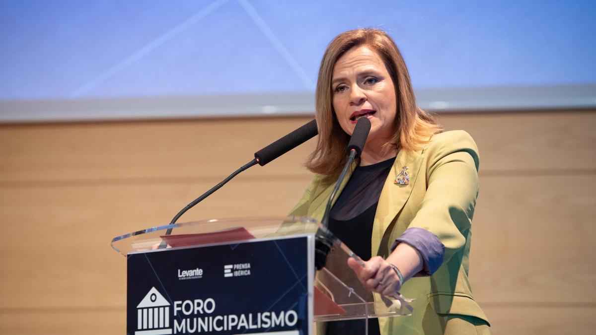 La delegada del Gobierno, Pilar Bernabé, durante su intervención en el Foro Municipalismo 2024