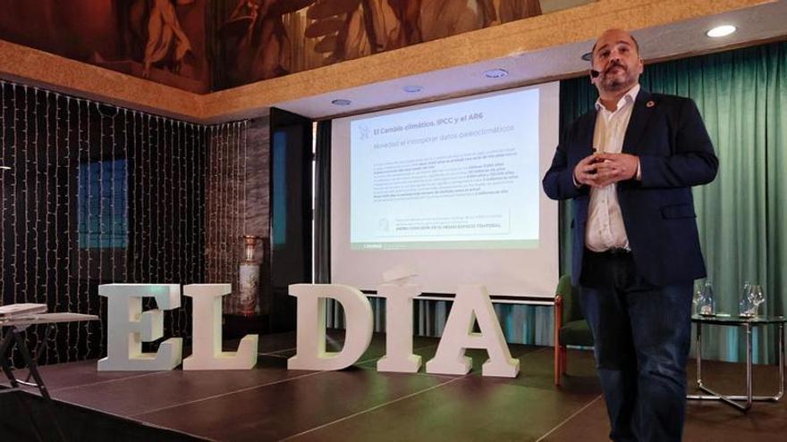 El consejero regional de Transición Ecológica, José Antonio Valbuena, durante un momento del acto organizado por El Día.