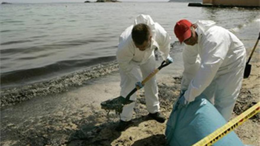 Un nuevo buque de Salvamento Marítimo llega hoy a Ibiza para reforzar las tareas de limpieza