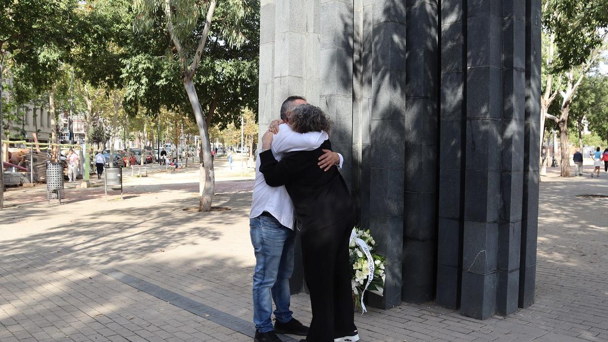 Víctimas del terrorismo, este domingo en el monumento de homenaje en la avenida Meridiana