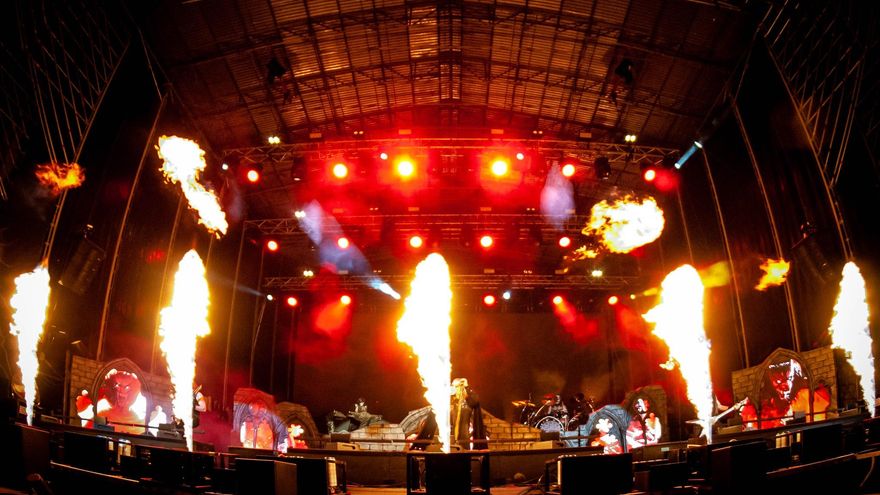 La multitudinaria misa de Powerwolf despide el Leyendas del Rock 2025