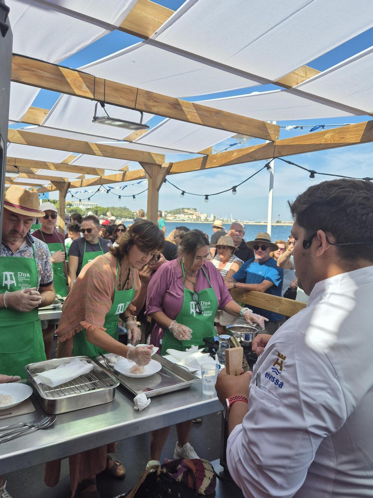 Una de las actividades llevadas a cabo por el chef Liván Valdés.