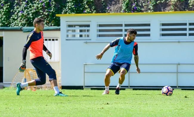 Entrenamiento UD Las Palmas en Barranco Seco ...