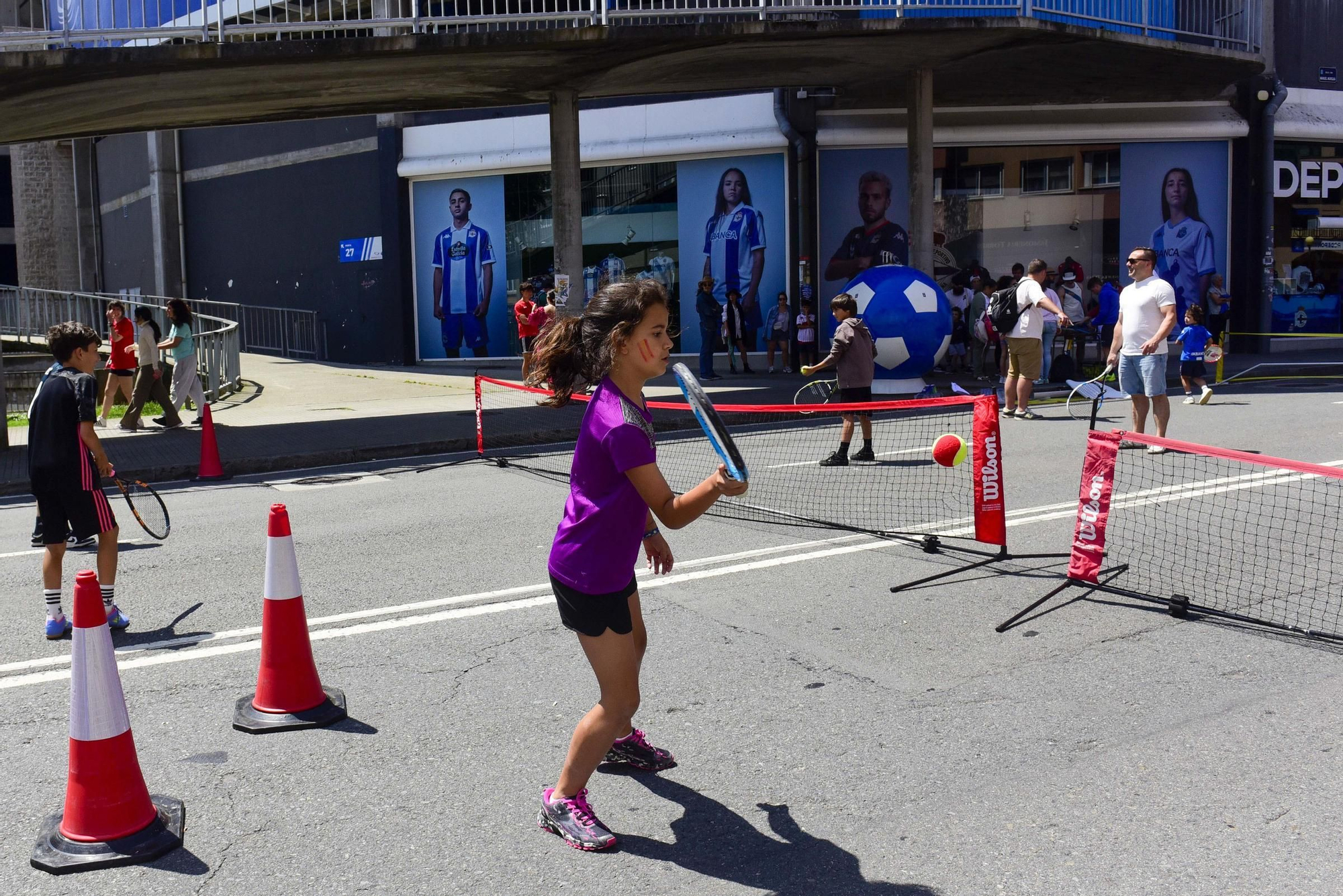 Miles de personas participan en el Día del Deporte en la Calle