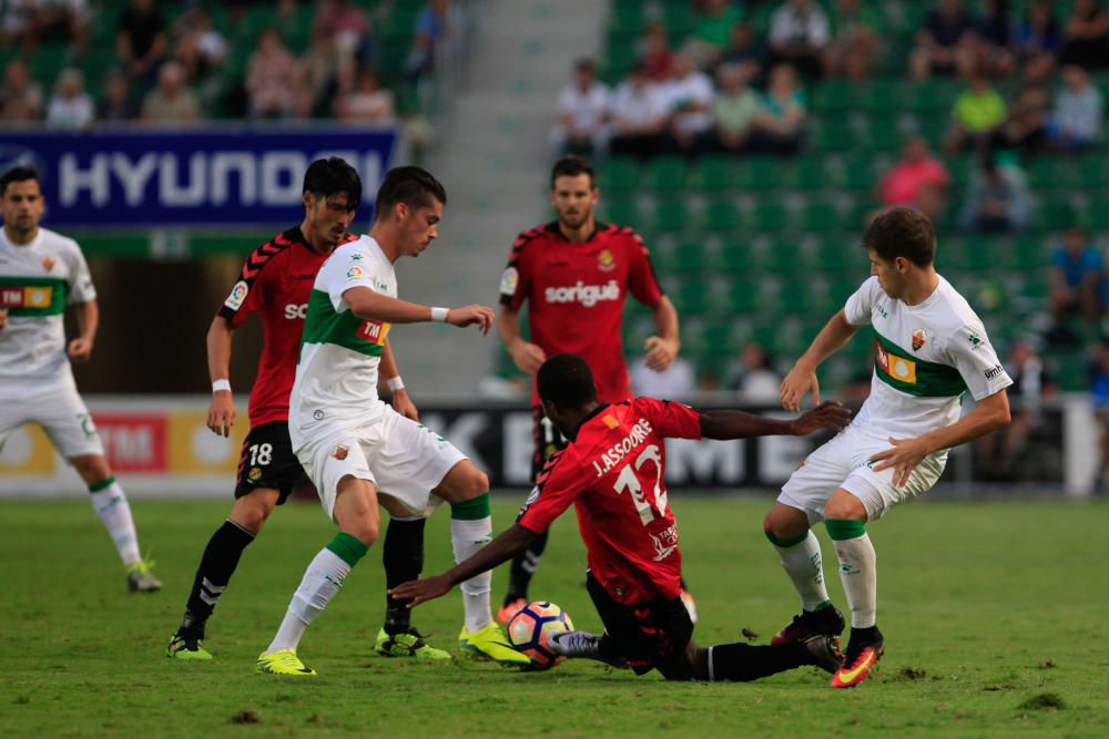 Elche y Nàstic empatan en el Martínez Valero