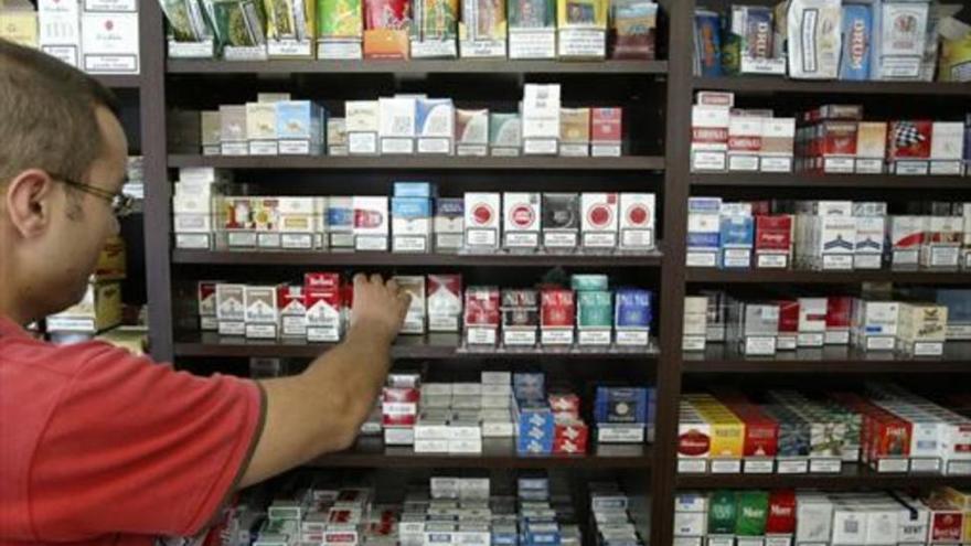 Philip Morris vuelve a subir 10 céntimos el precio de Marlboro