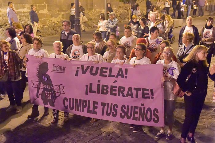 Manifestación contra la violencia hacia las ...