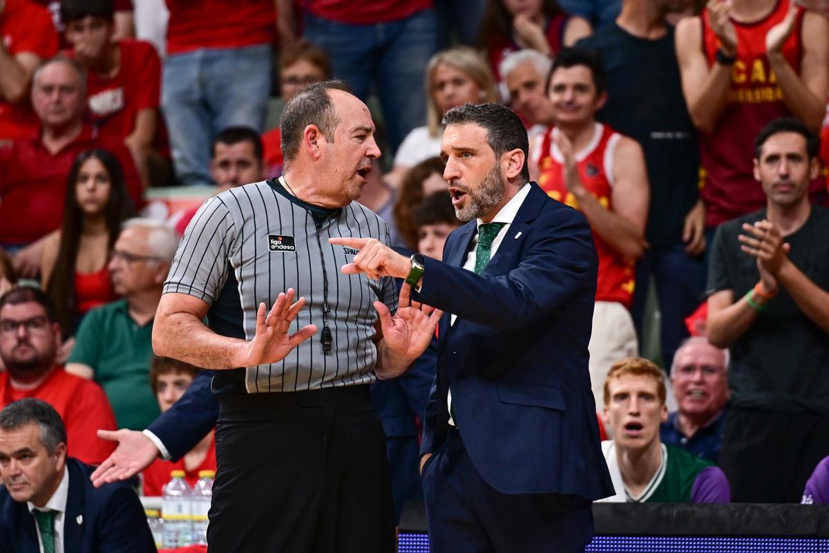 Play off ACB | Semifinales (cuarto partido): UCAM Murcia - Unicaja, en imágenes