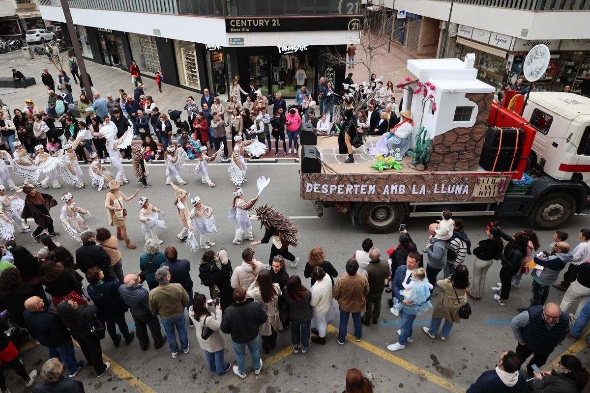 Búscate en las imágenes de la rúa de Carnaval de Ibiza