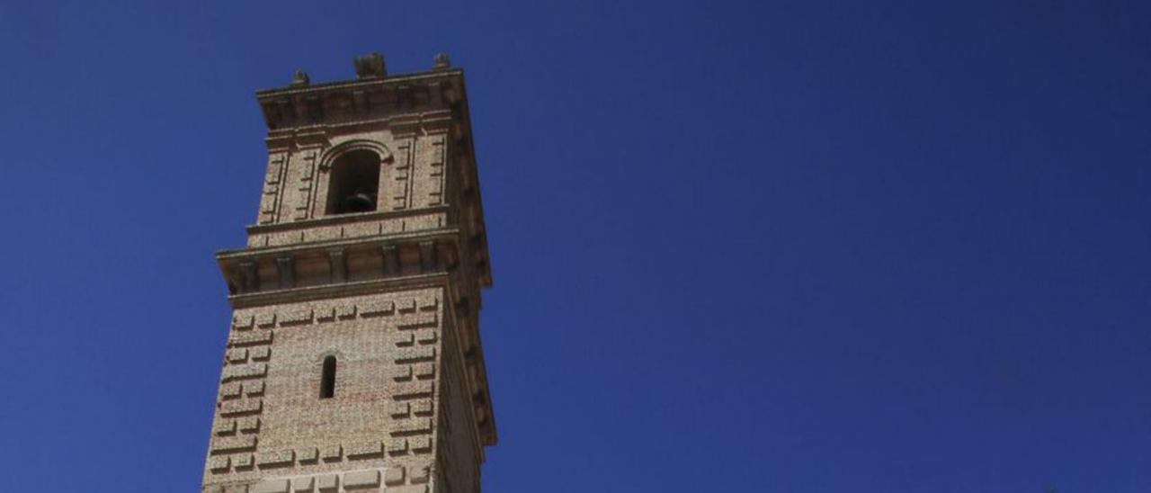 La iglesia de Sant Roc de Oliva, con su campanario.                              ximo ferri