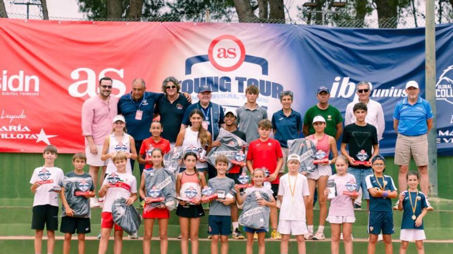 Foto conjunta amb tots els guanyadors i finalistes de la competició.