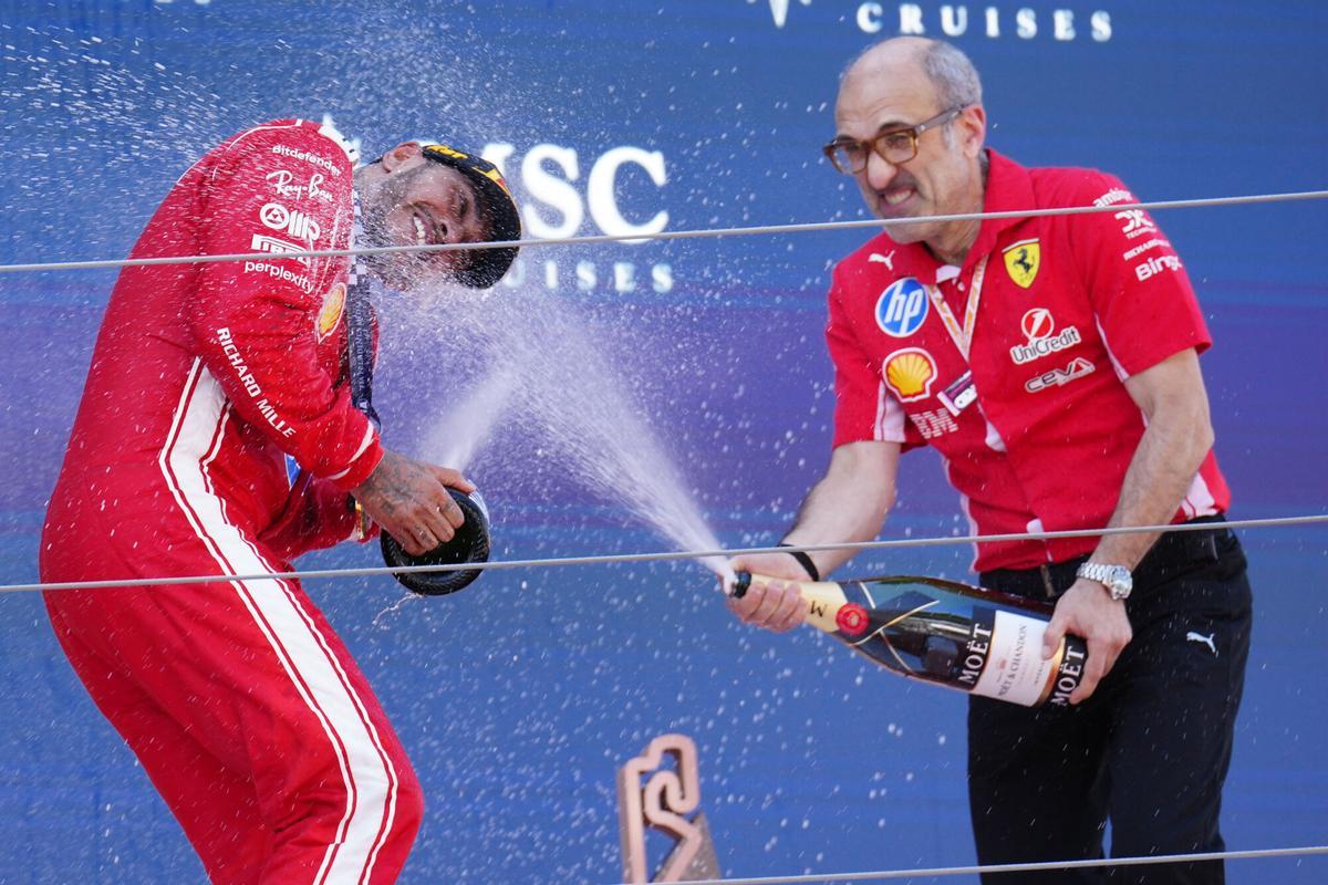 Lewis Hamilton, en el podio.