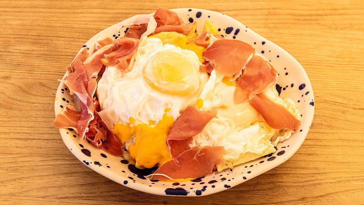 Huevos con jamón, uno de los platos estrella.