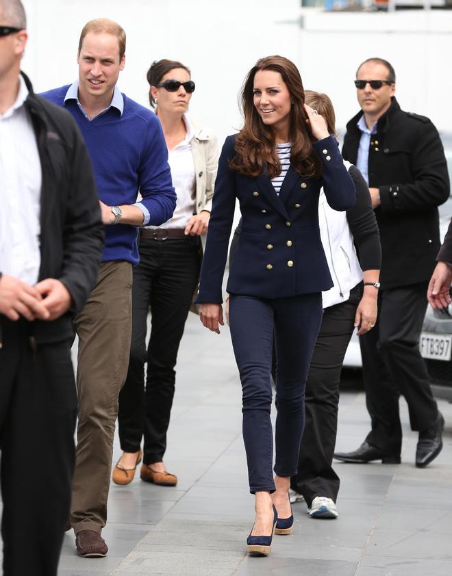 Kate Middleton con 'blazer' de Zara durante su visita a Australia en 2014.