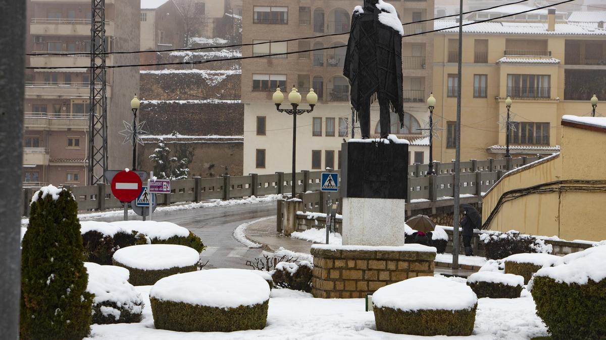 La nieve impide salir de casa en los pueblos del interior de la C. Valenciana