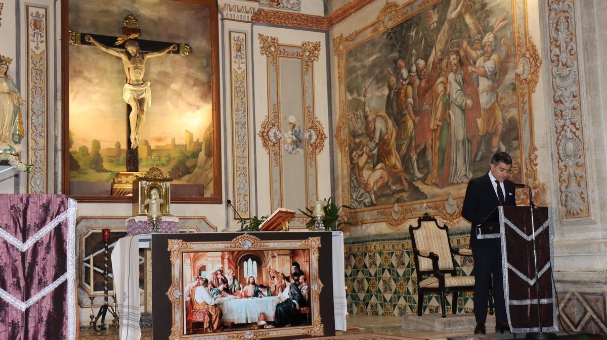 El pregón de Vicente Sanchis Albero, farmacéutico de Benigànim, dio el pistoletazo de salida a la Semana Santa.